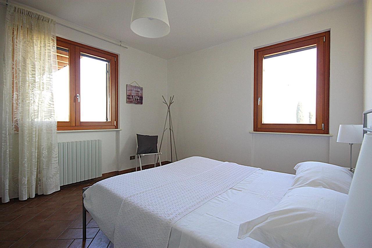 La Villa Degli Ulivi Soiano Del Lago Eksteriør billede
